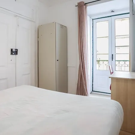 Lovely Apt In Bairro Alto Lisbon Exterior photo